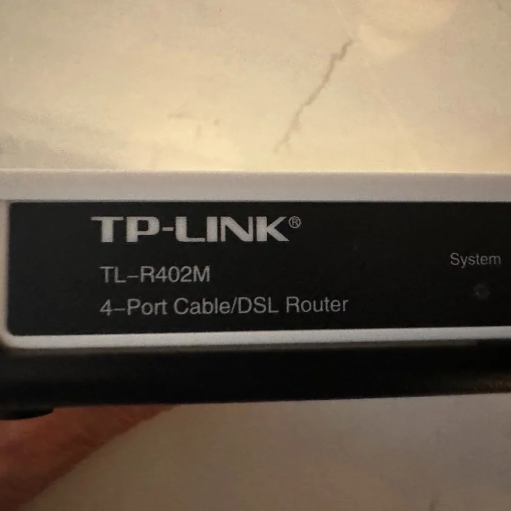 TP-Link 4-Port Cable/DSL Router - Picture 7 of 7